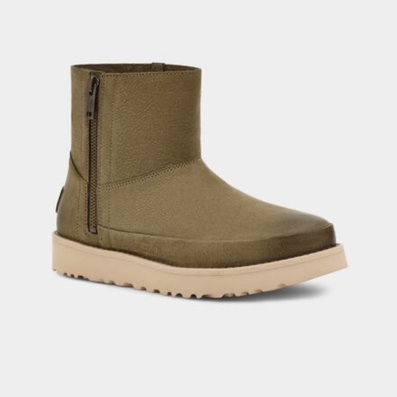 Deconstructed Mini Zip from Ugg. new with box - Picture 2 of 7